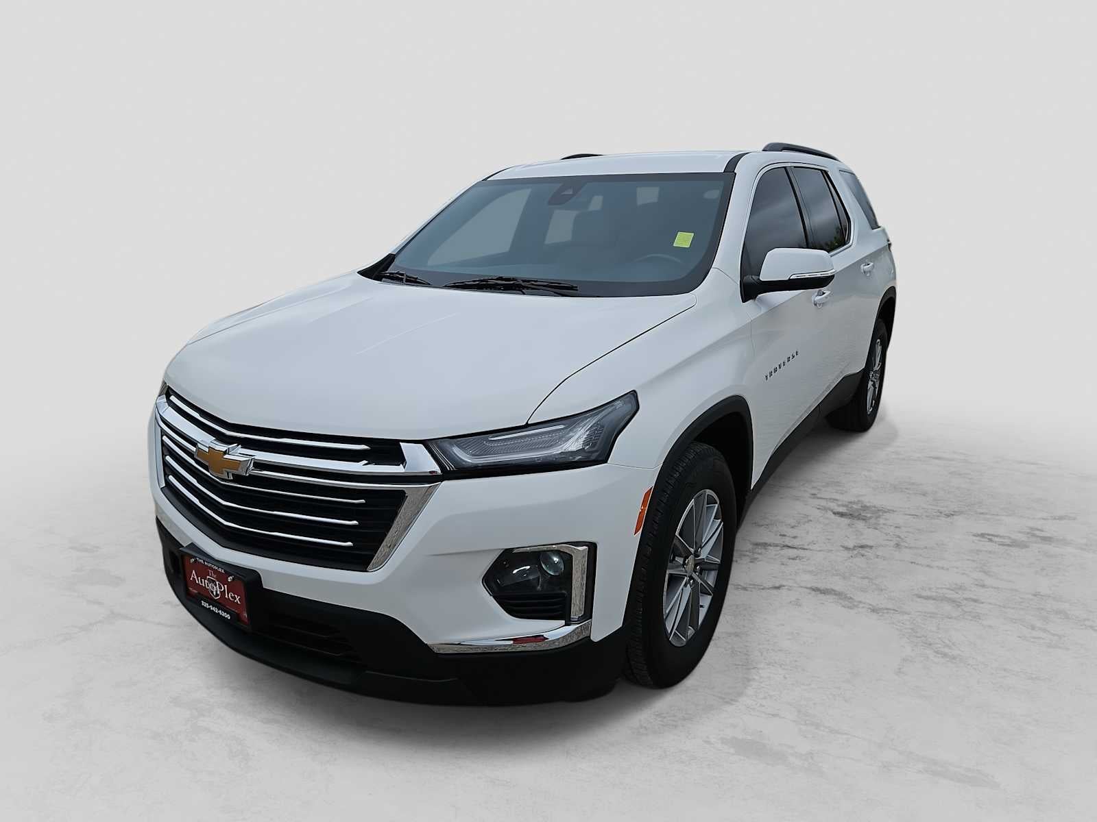 2022 Chevrolet Traverse FWD LT Cloth in Summit White — front three-quarter view