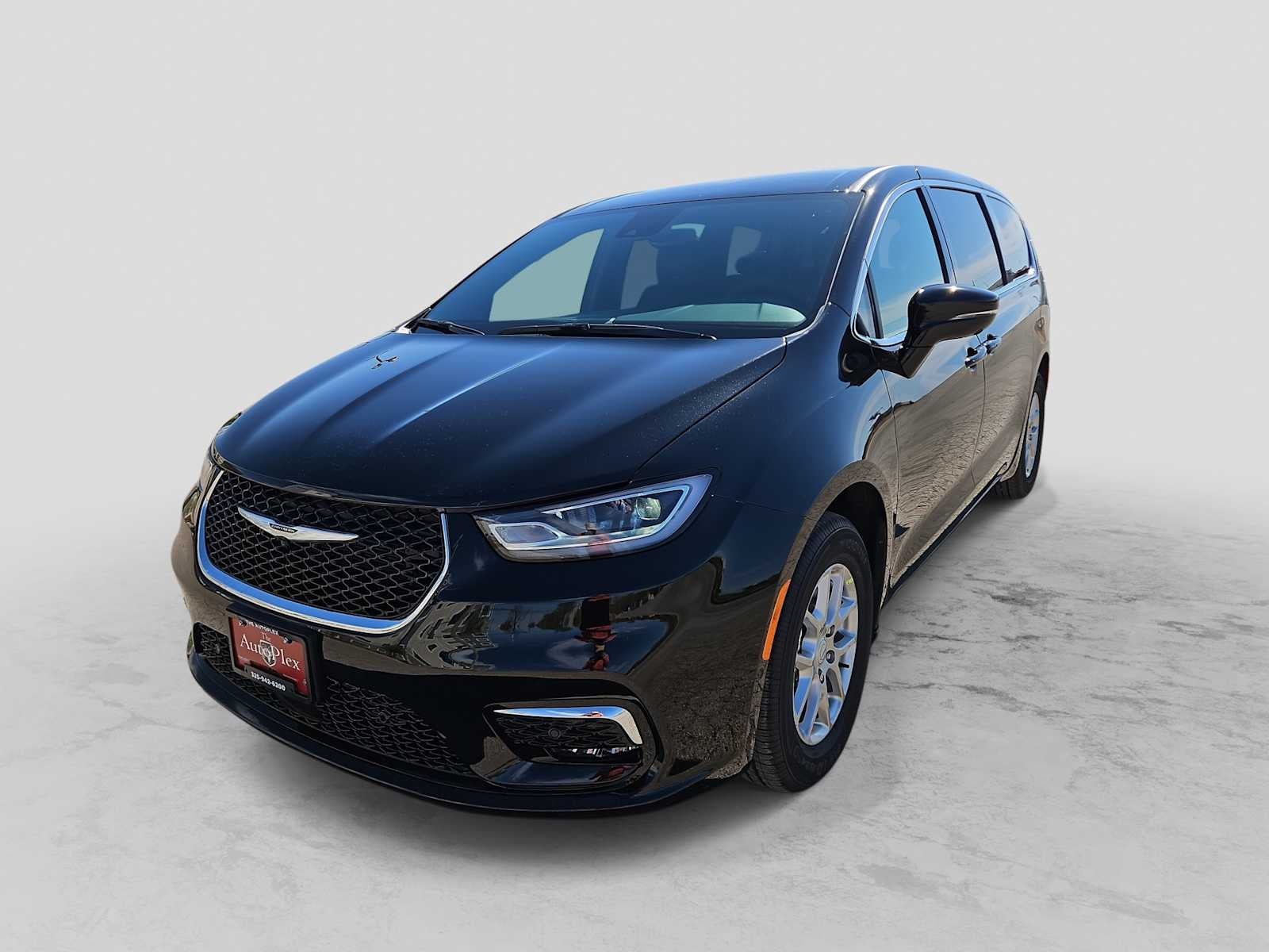 2026 Chrysler Pacifica PACIFICA SELECT in Diamond Black Crystal Pearl-Coat Exterior Paint — front three-quarter view